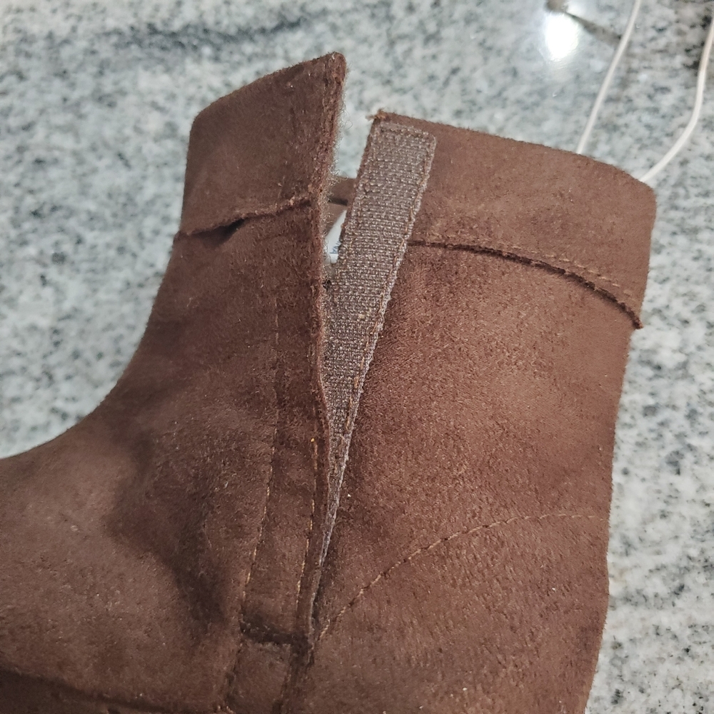 GAP Bow Suede Velcro Bootie Size 6 NWOT - Picture 5 of 9